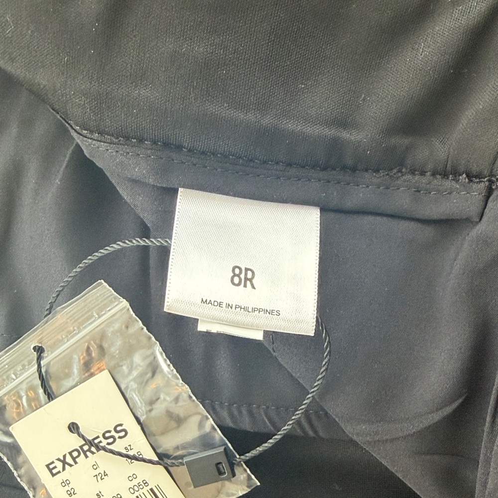 Express Curvy Boot Mid Rise Black Women's Trousers. Size 8 R. Pleated Front - Picture 3 of 8